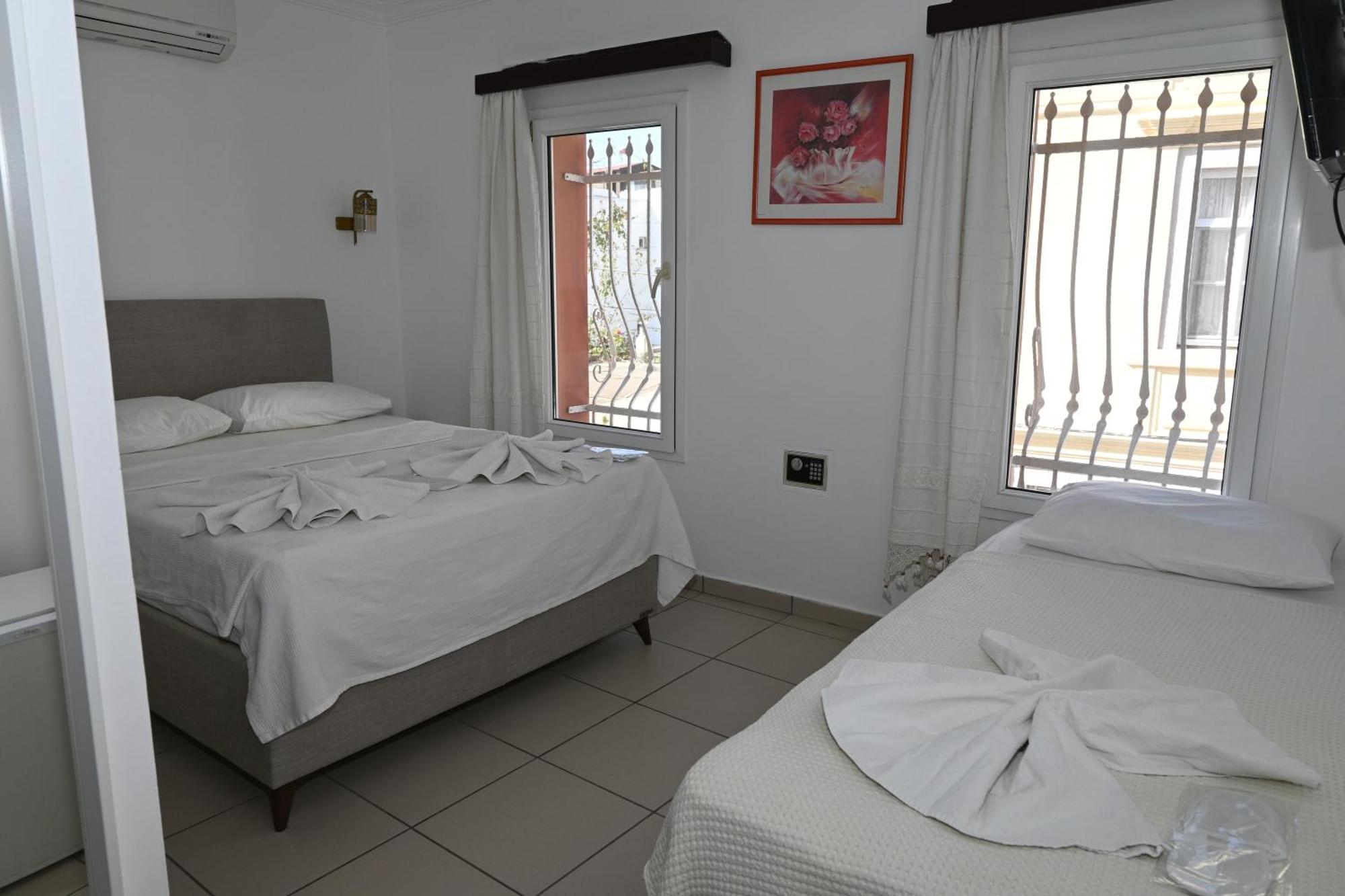 Melis Pansiyon Bodrum Exteriör bild