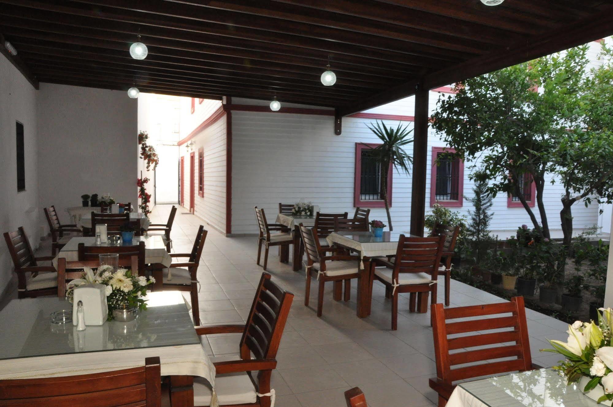 Melis Pansiyon Bodrum Exteriör bild